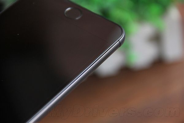 Czy podróbki mogą być premium? Oto androidowy klon iPhone'a 6, którego nie wygniesz i nie porysujesz 12