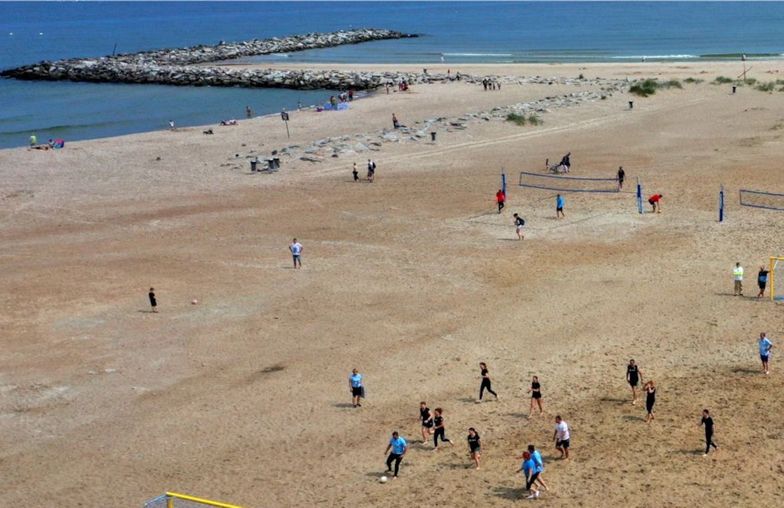 Jarosławiec polskim Dubajem. Usypali sobie największą plażę w Europie