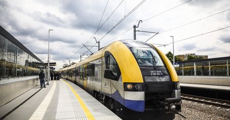 Kraków. Pociąg śmiertelnie potrącił 15-latka