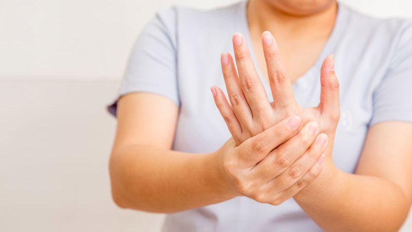 Co dłonie i paznokcie mowią o zdrowiu?