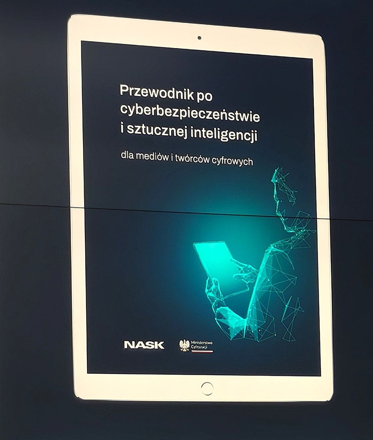 Przewodnik po cyberbezpieczeństwie dla mediów i twórców cyfrowych