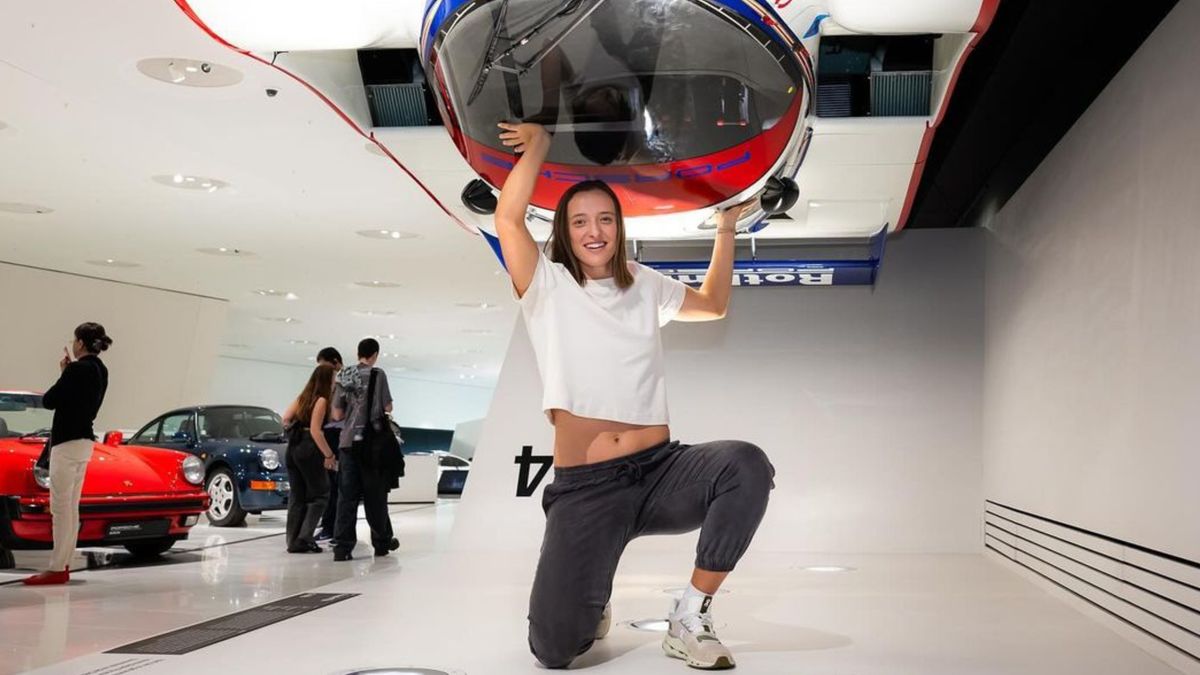Iga Świątek z wizytą w Muzeum Porsche w Stuttgarcie