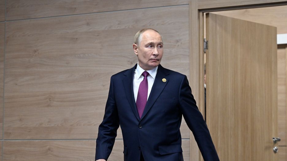 Russian President Vladimir Putin arrives to greet guests during bilateral meetings on the sidelines of the BRICS summit in Kazan, 24 October 2024. The BRICS summit takes place from 22 to 24 October. EPA/ALEXANDER NEMENOV / POOL Dostawca: PAP/EPA.