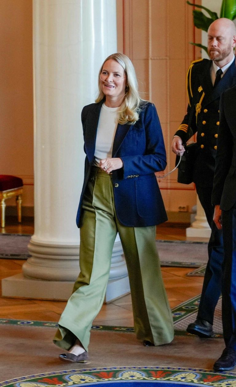 Mette-Marit z aparatem tlenowym