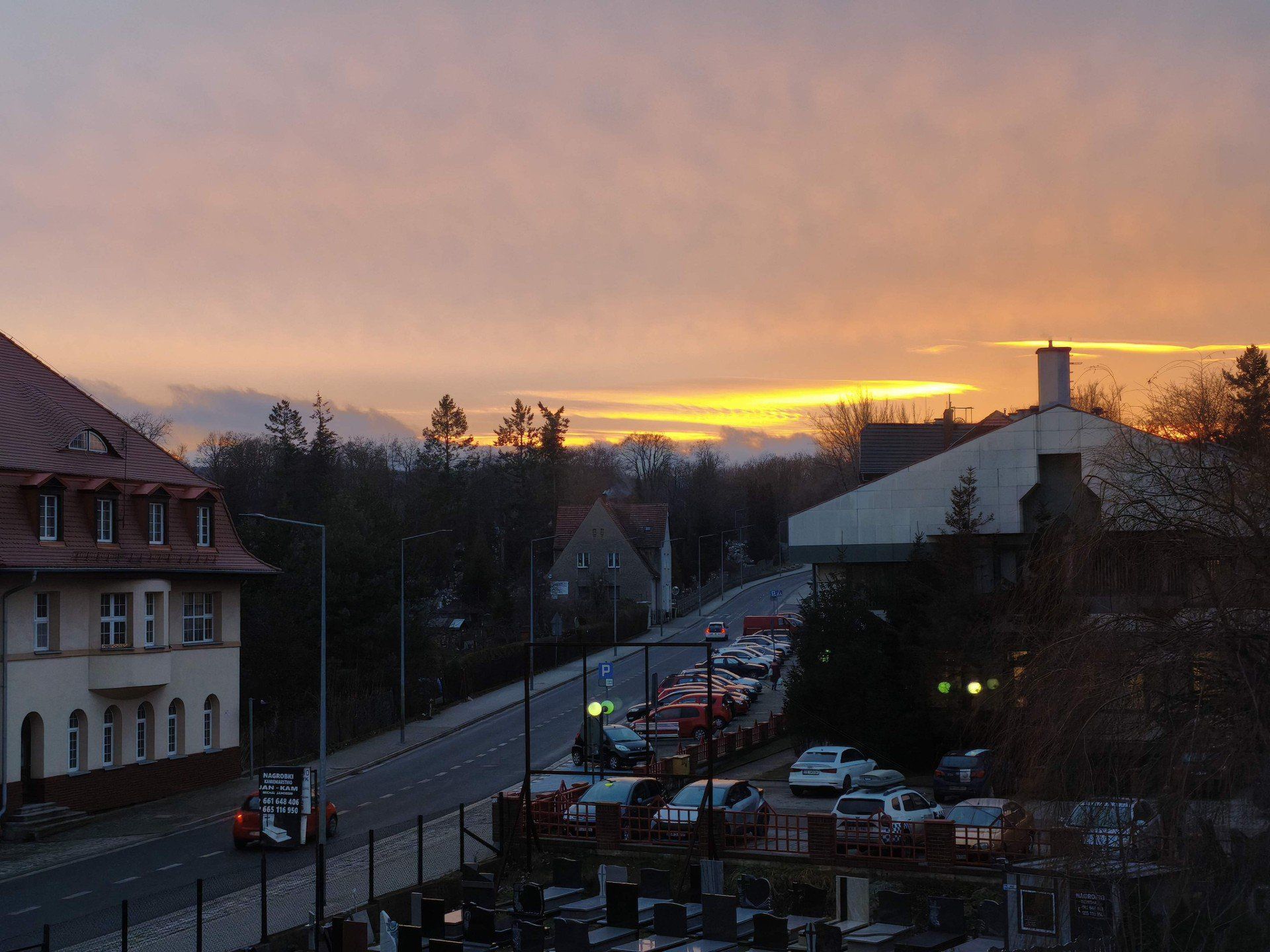 Stranger Things? Nie, to niesamowite wieczorne niebo nad Dolnym Śląskiem