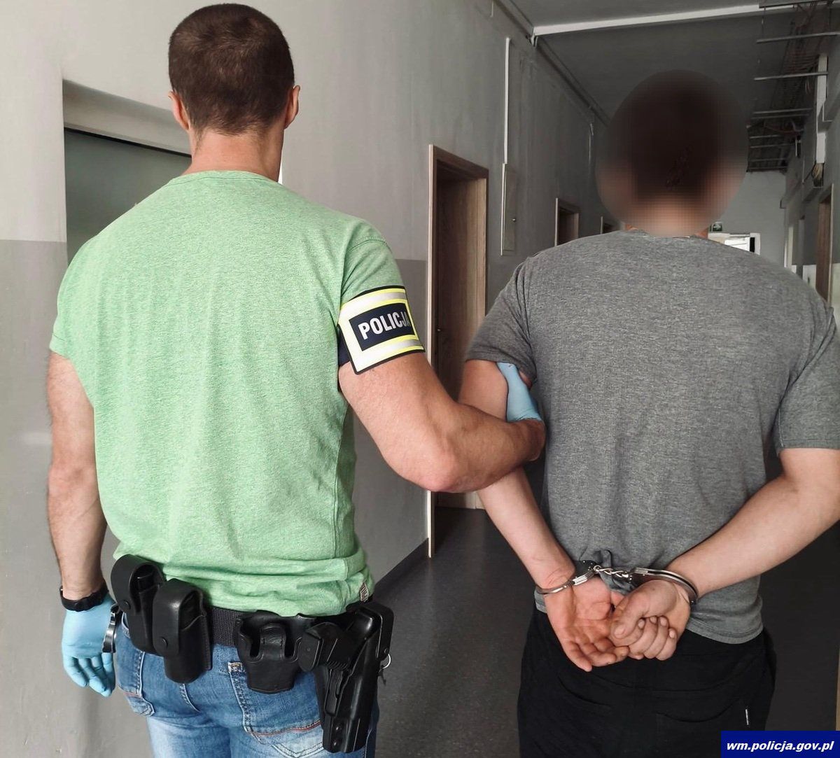 BLIK-ami chciał wykupić wolność. Wpadł na kradzieży alkoholu