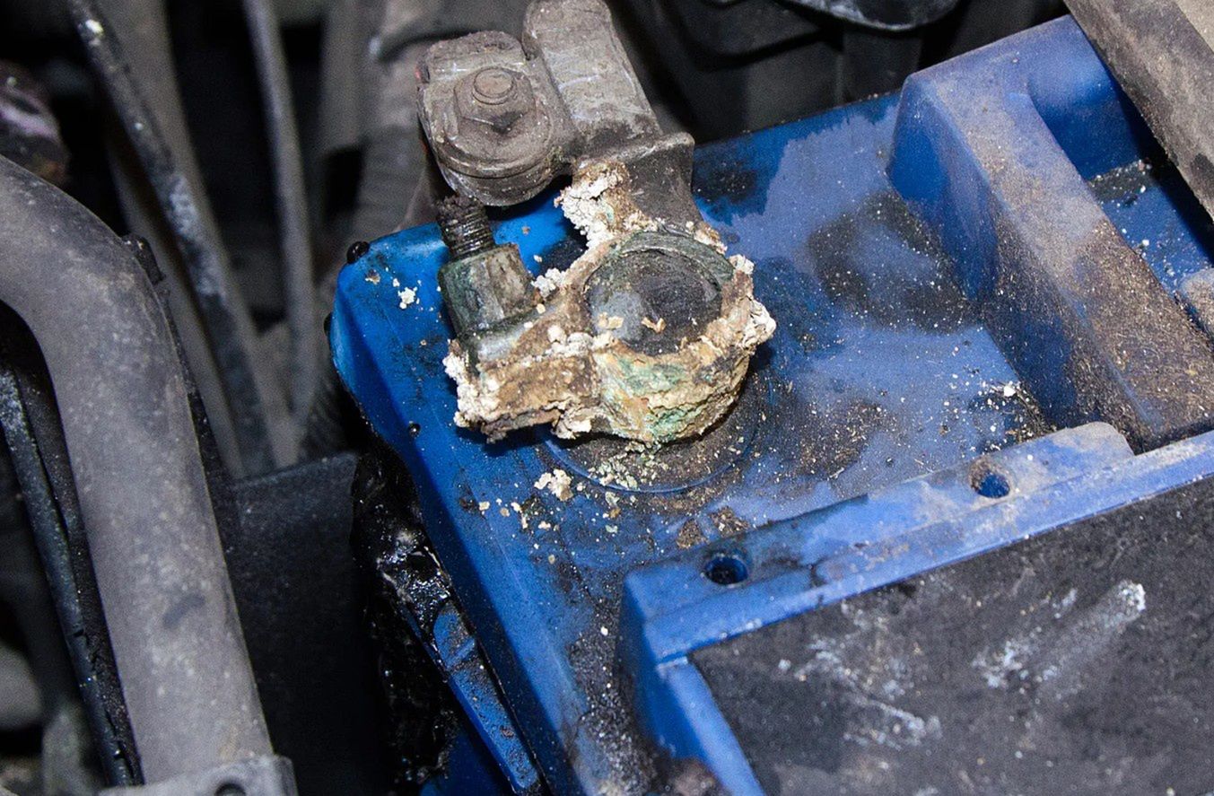 Z taką klemą akumulator nie będzie pracował właściwie