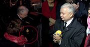 Kaczyński z pluszowym Minionkiem w Krakowie