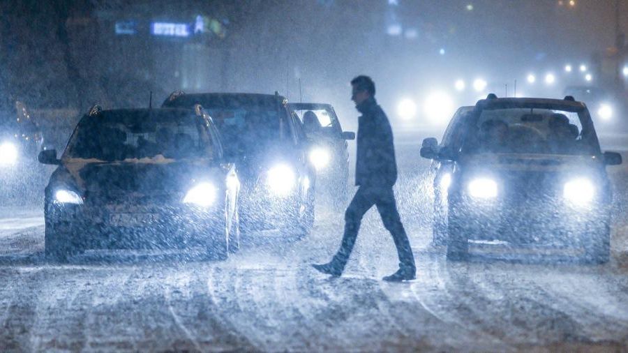 Nawet mając pierwszeństwo pieszy musi być podwójnie uważny.