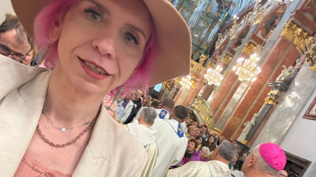 Maria Minakowska przekazała, że przyjęła komunię św. od przeora.