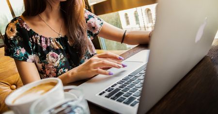 Chętniej wyłączymy Facebooka niż Netfliksa? Na to wygląda
