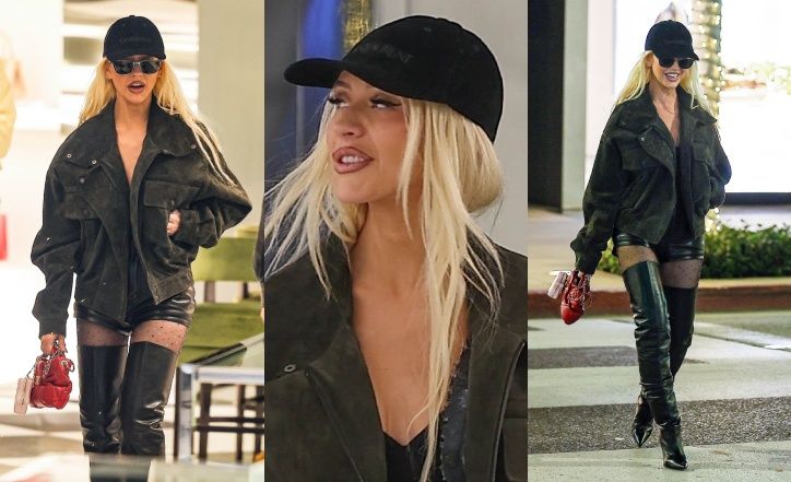 Christina Aguilera w kozakach snuje się po centrum handlowym