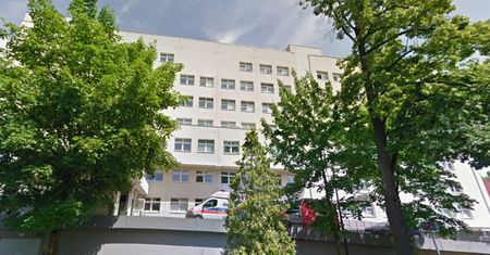 Koronawirus w Polsce. Szpital na Brochowie walczy z COVID-19. Wstrzymane przyjęcia