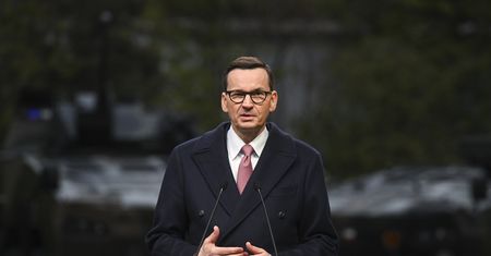 Obniżą wiek emerytalny w Polsce? Morawiecki o emeryturach stażowych