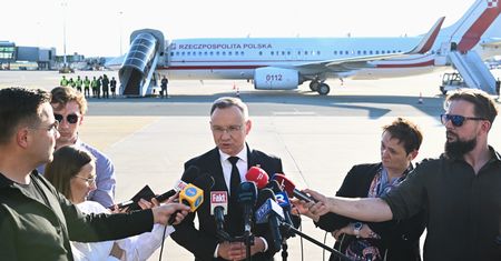 Incydent na Okęciu. Duda nie mógł wylądować