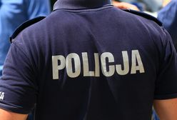 Wieliczka. Koronawirus. Policjanci wyłamali drzwi, aby pomóc kobiecie na kwarantannie