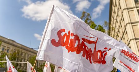 Solidarność nie usunęła banera. Naliczają karę