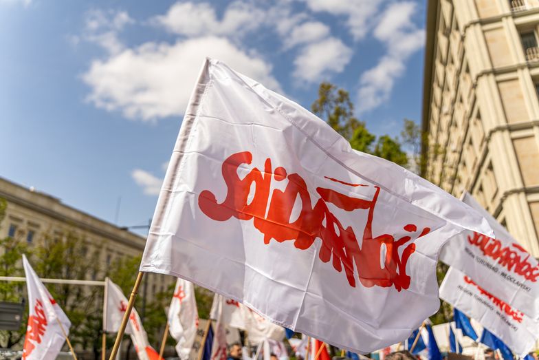 Solidarność nie usunęła banera. Naliczają karę