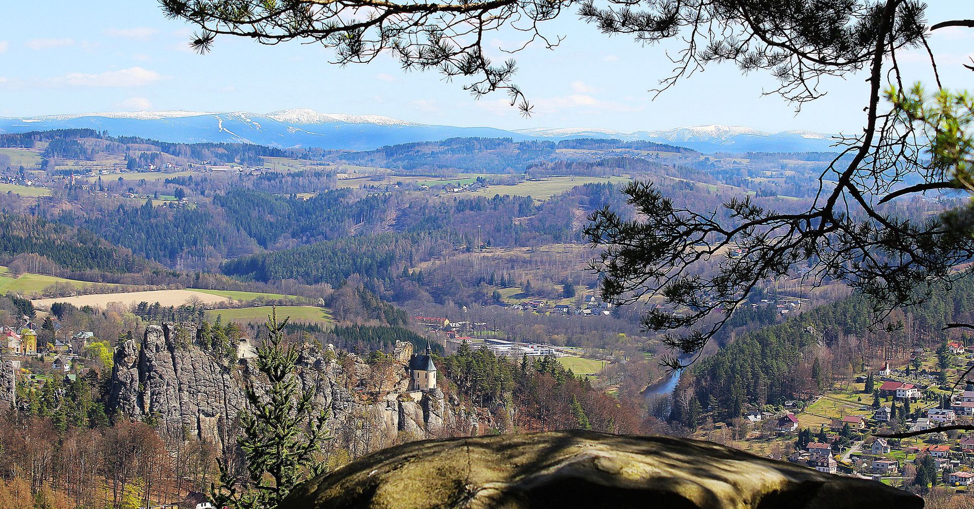 Dwa wypadki śmiertelne i kilkanaście interwencji w ciągu tygodnia. Karkonoski GOPR alarmuje