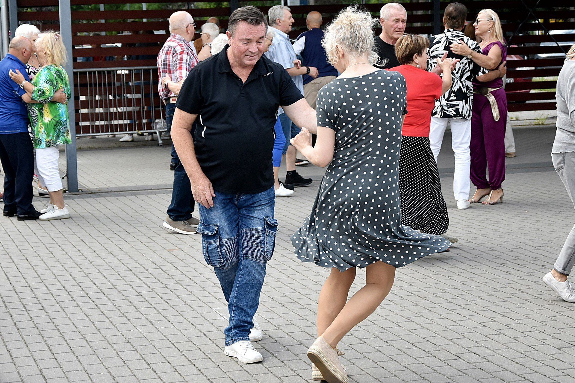 Zabawa Taneczna dla Seniorek i Seniorów na stadionie przy ul. Okrzei w Pile