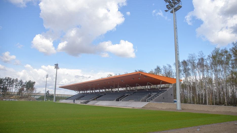 Warszawa. To już finisz modernizacji Ośrodka Hutnika. Powstają nowe boiska i korty