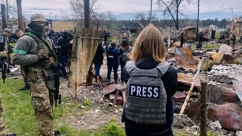 Wojna w Ukrainie. Odminowywanie wsi Moszczun w obwodzie kijowskim