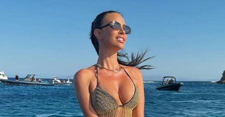 Piękna modelka znów na wakacjach. Co za zdjęcia