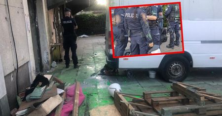 Anarchiści zajęli pustostan. Wylali na mundurowych farbę i fekalia