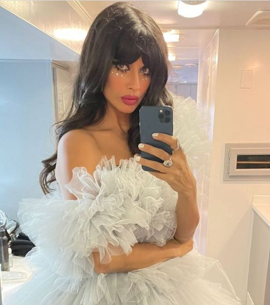 Jameela Jamil krytykuje biznesowe porady Kim Kardashin