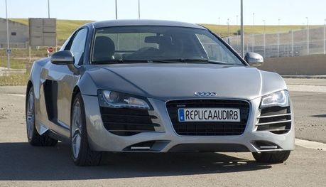 Replika znaleziona w Saragossie - Audi R8