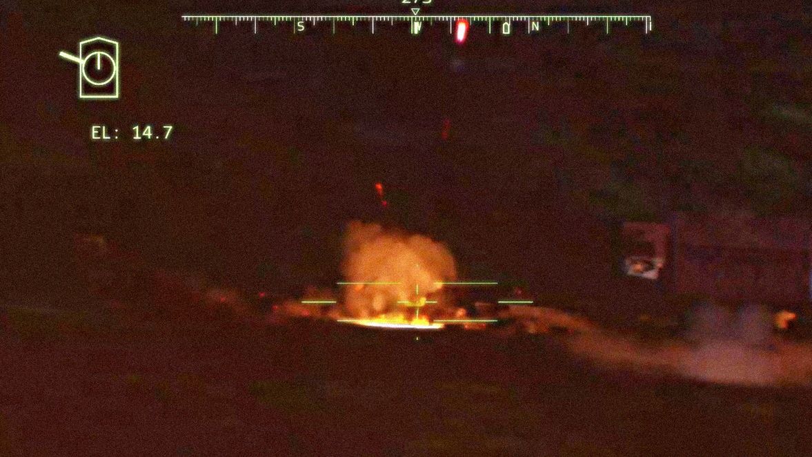 Zrzut ekranu z symulacji wojskowej w Arma 3