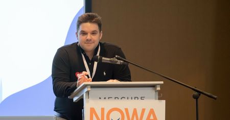 Marszałek ujawnia kolejne zarobki Kacprzyka. Ogromna kwota w kwartał