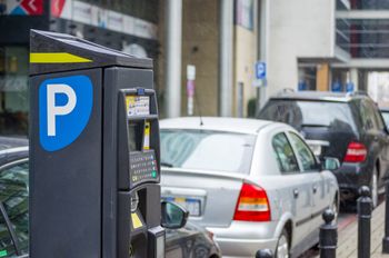 Włocławek: Od sierpnia za parkowanie można płacić kartą i BLIK-iem