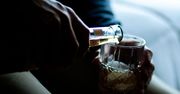 Zbyt często sięgasz po alkohol? Wiadomo, co powoduje uzależnienie
