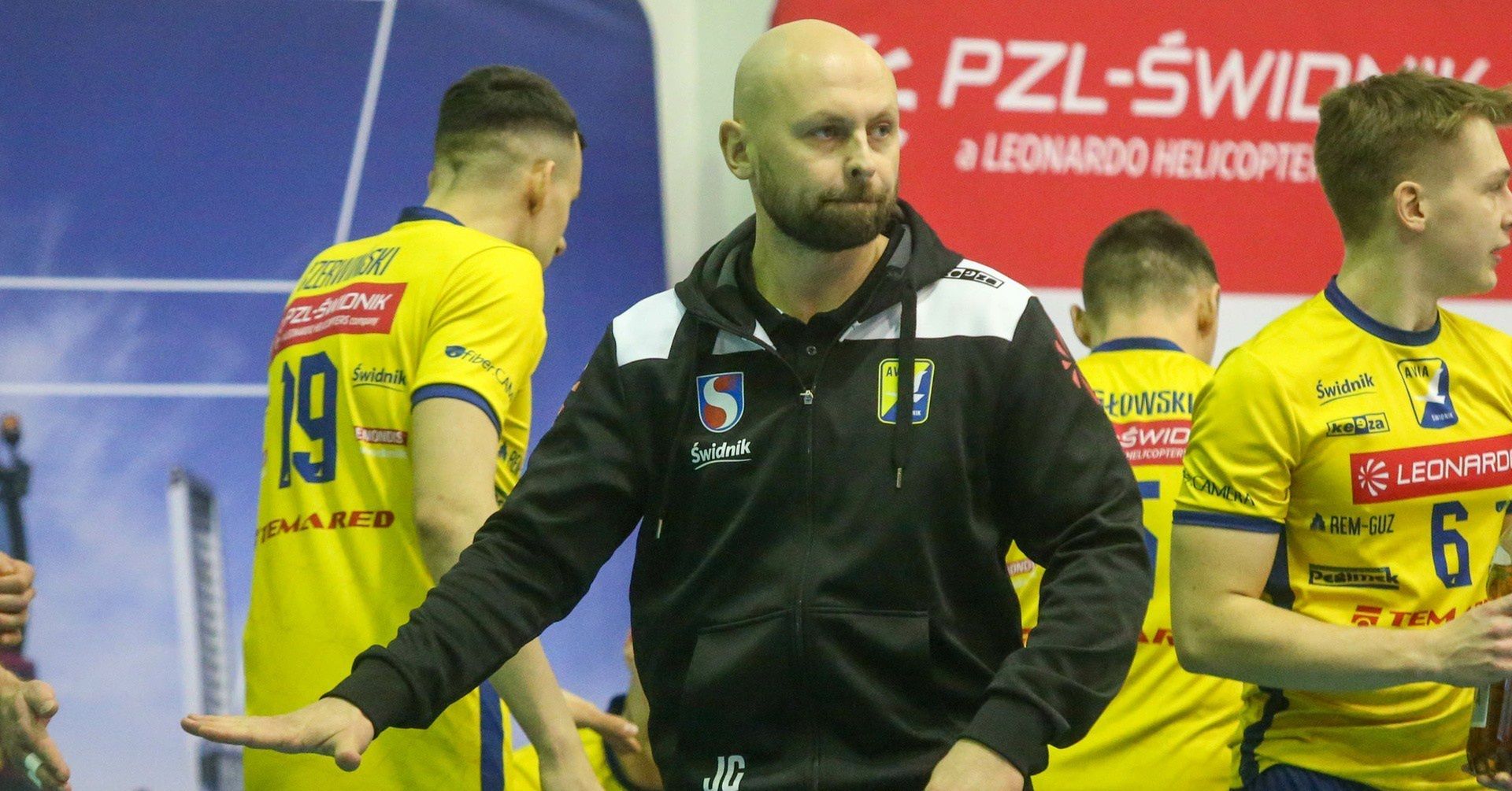 (Jakub Guz jest wychowankiem klubu ze Świdnika, rozgrywając ponad 500 spotkań jako zawodnik. PZL Leonardo Avię prowadzi od kwietnia 2023 roku).
