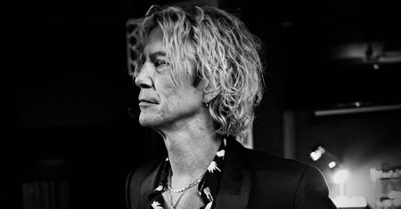 Jego nową muzykę chwali Bob Dylan. Basista Guns N' Roses wraca do Polski