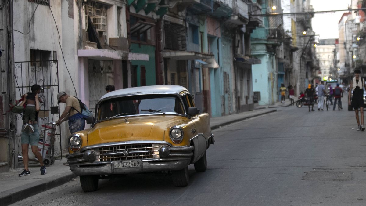 Cubans Living Amid Blackouts, Hunger and OutrageBloombergeconomic downturn, power outages, americas, cuban, cuba economy, business news, north american, industries, finance, financial
