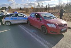 Lubań. Sceny niczym z filmu. Niemal potrącił pieszych, staranował radiowóz i zaatakował policjantkę