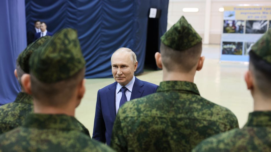 Russian President Vladimir Putin visits the 344th State Centre for Deployment and Retraining of Flight Personnel of the Russian Defence Ministry in Torzhok, Tver region, Russia, 27 March 2024 (issued 28 March 2024). EPA/MIKHAIL METZEL / SPUTNIK / KREMLIN POOL / POOL PICTURE MADE AVAILABLE TODAYMANDATORY CREDIT Dostawca: PAP/EPA.