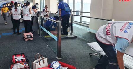 Koszmar na lotnisku w Bangkoku. Kobieta straciła nogę na ruchomym chodniku