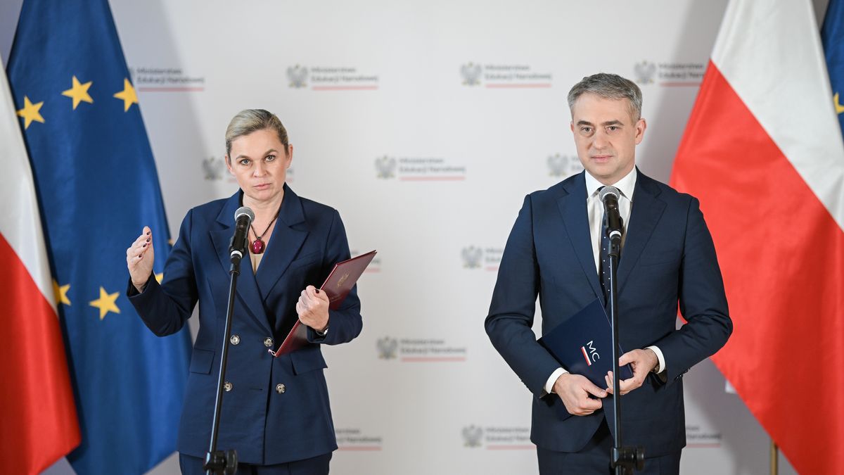 Barbara Nowacka, Krzysztof Gawkowski
Warszawa, 27.01.2025. Minister edukacji Barbara Nowacka (L) oraz wicepremier, minister cyfryzacji Krzysztof Gawkowski (P) podczas konferencji prasowej nt. "Laptop dla nauczyciela", 27 bm. w siedzibie Ministerstwa Edukacji Narodowej w Warszawie. (jm) PAP/Marcin Obara
Marcin Obara
edukacja, edukacji narodowej, konferencja prasowa, Laptop dla nauczyciela, men, minister, nauka, polityk polityka, konferencja konferencji, prasowa prasowej