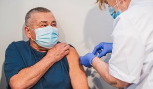 Problemy w punktach szczepień. "Szczepionki nie zawsze dojeżdżają na czas"
