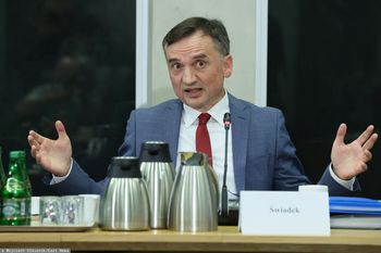 Przesłuchali Ziobrę. Polacy nie wierzą jednak w skuteczność komisji