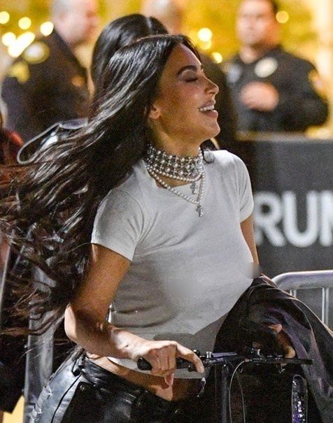 Pozbawiona stanika Kim Kardashian "przyłapana" w Los Angeles