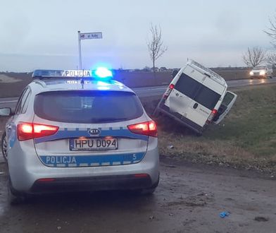 Pijany kierowca ucieczkę przed policją zakończył w rowie