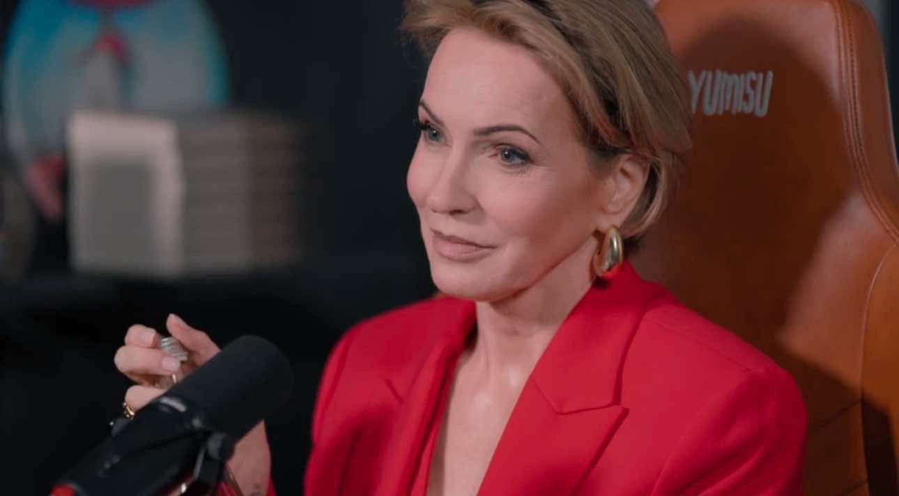 Paulina Smaszcz u Żurnalisty