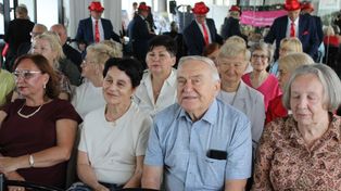 Uroczyste zakończenie roku akademickiego Radomszczańskiego Uniwersytet Trzeciego Wieku w MDK w Radomsku