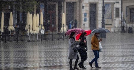 Wrocław. Pogoda. Pada, ciągle pada. I tak do poniedziałku