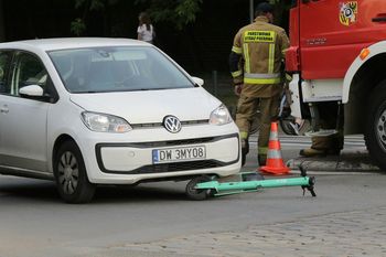 Medycy o skutkach wypadków dzieci na hulajnogach. Złamania żuchwy, urazy mózgu