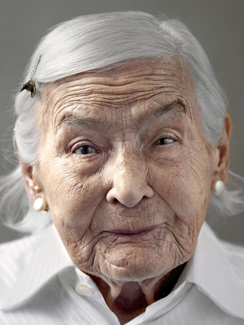 Projekt o stulatkach ma swój początek w 2006 roku, kiedy Karstem przeprowadził test współpracy i sfotografował 102-letnią babcię swojego reprezentanta w Londynie. Na początku robił zdjęcia aparatem Mamiya 645z 22-megapikselową ścianką cyfrową, którą z czasem zamienił na 39 Mpix. Oprócz tego używa Nikona D810.